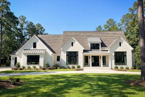 Modern transitional home exterior